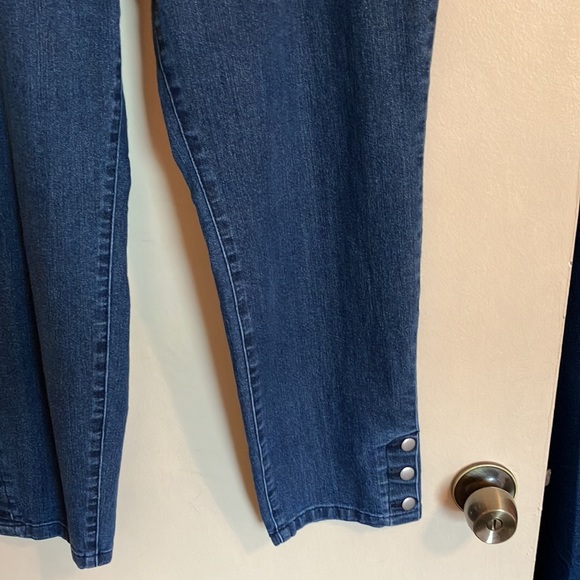 Pretty medium stonewashed studded jeans by Allison Daley, size 16, like new! - Picture 4 of 16